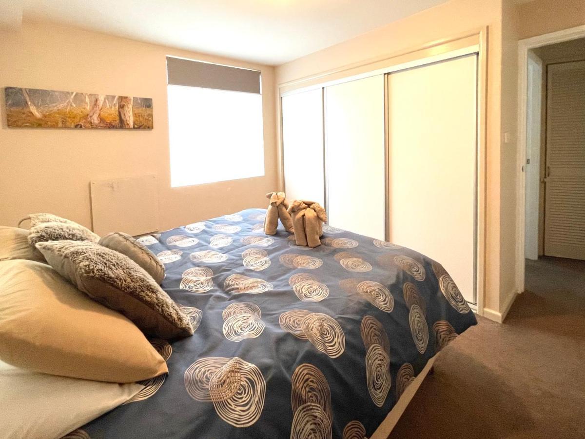 Full Circle Apartments 진다바인 외부 사진